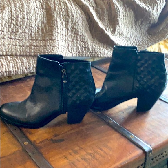 Sam Edelman black booties. - Picture 3 of 6